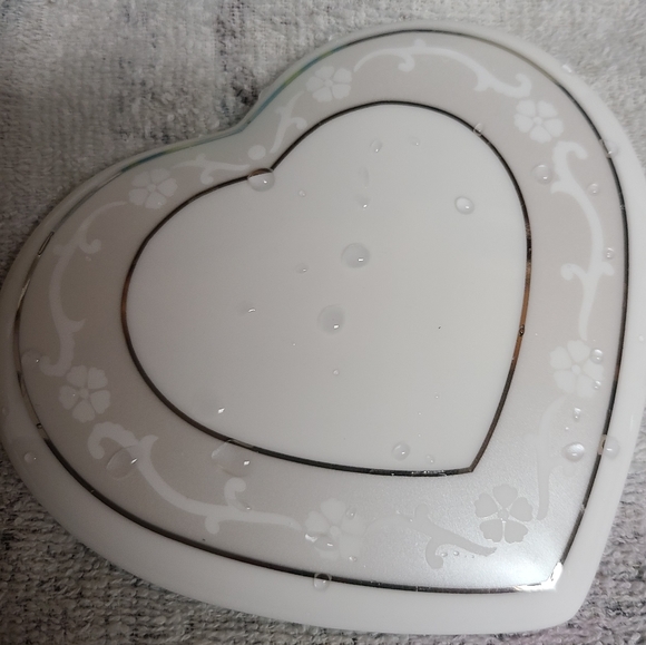 Jewelry Trinket Box by Wedgewood - Picture 1 of 4